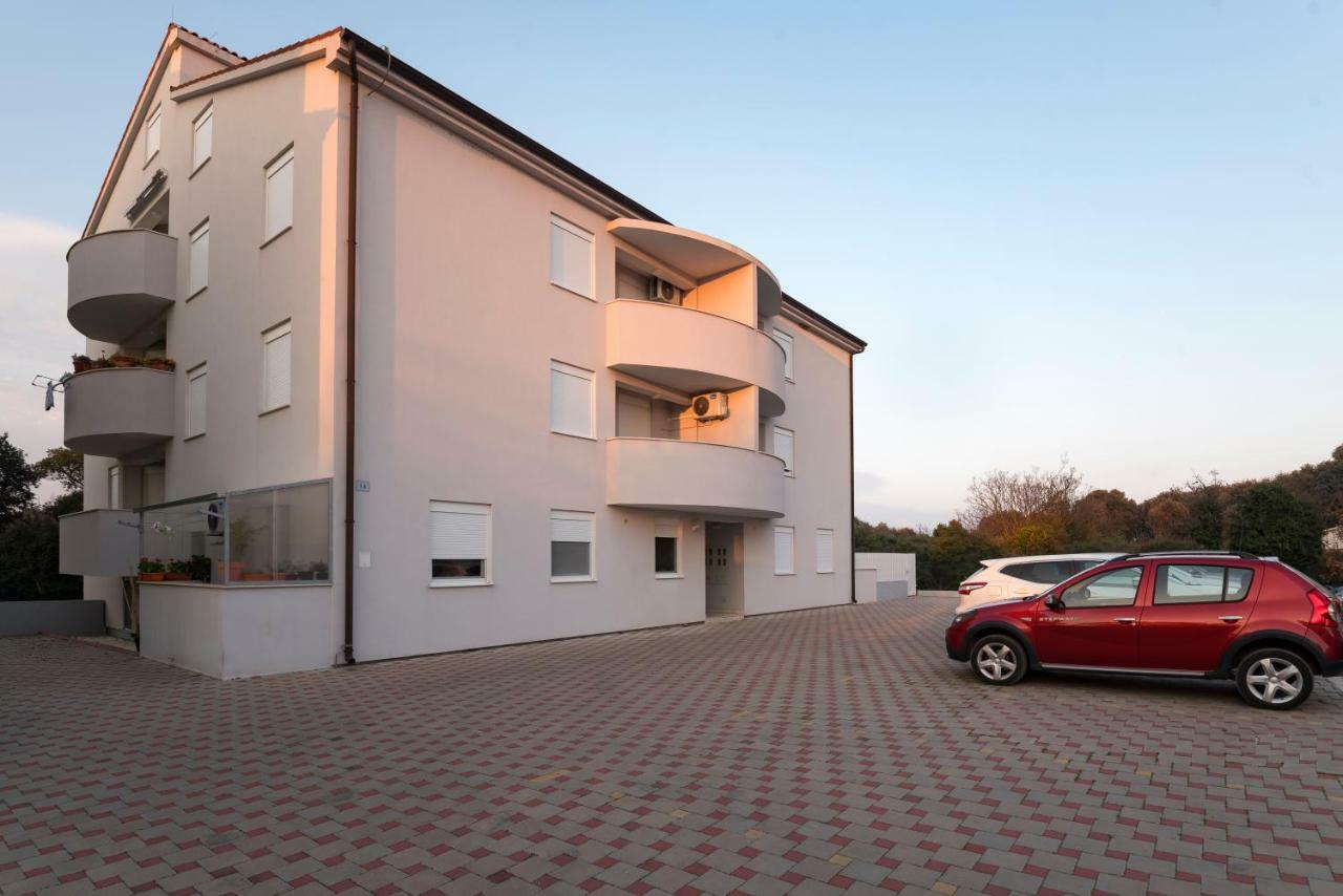 Apartment Alemar Liznjan