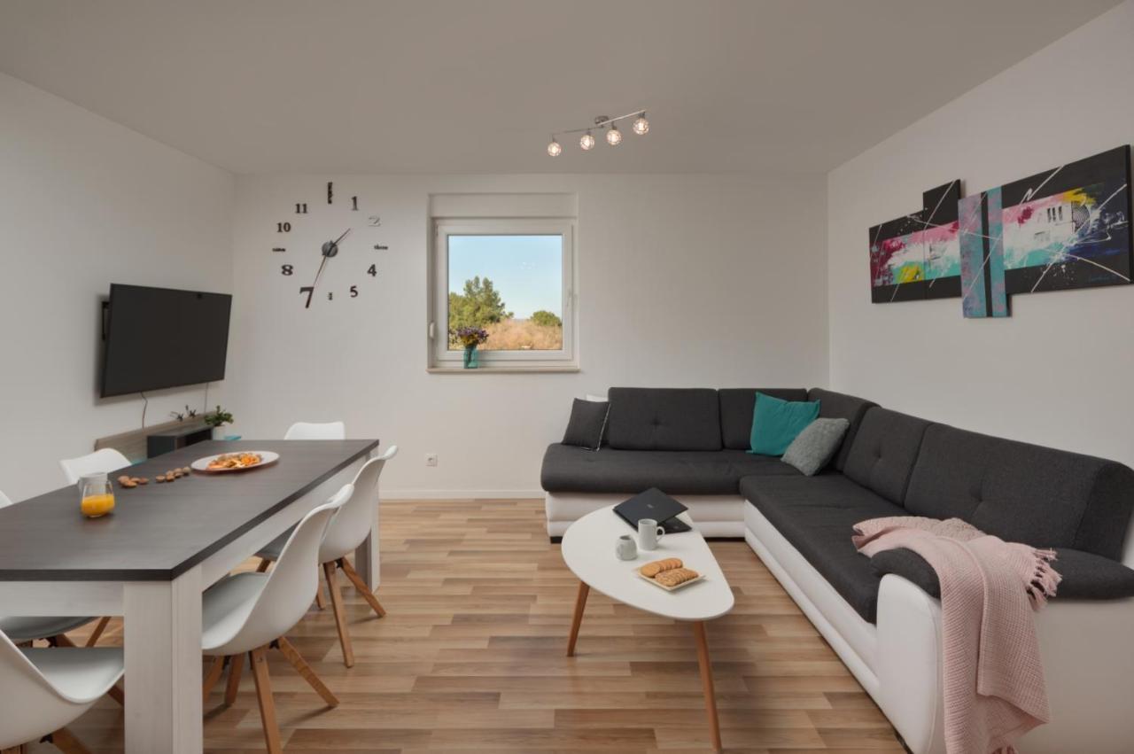 Alemar Apartment