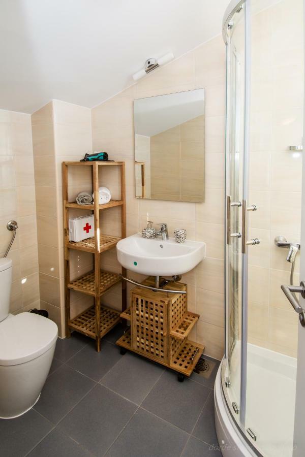 Alemar Apartment *